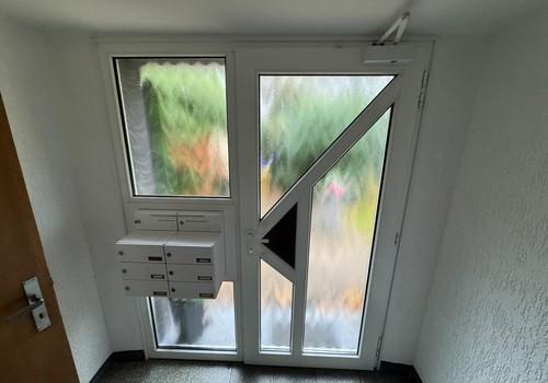 Gepflegte Eingangstür
