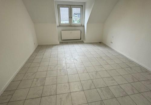 geräumiges Schlafzimmer