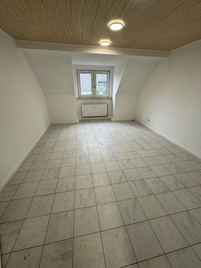 geräumiges Schlafzimmer