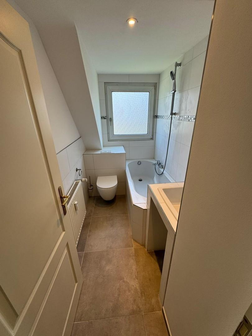 Modern renoviertes Badezimmer