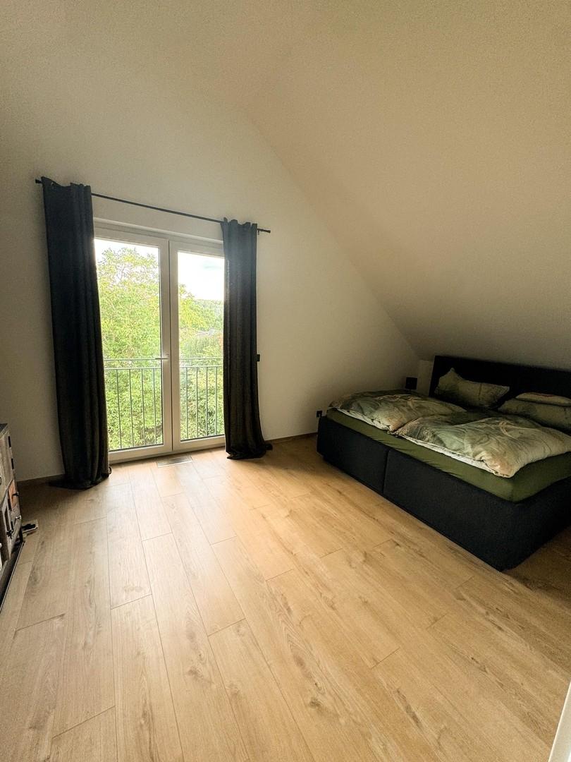 Schlafzimmer DG