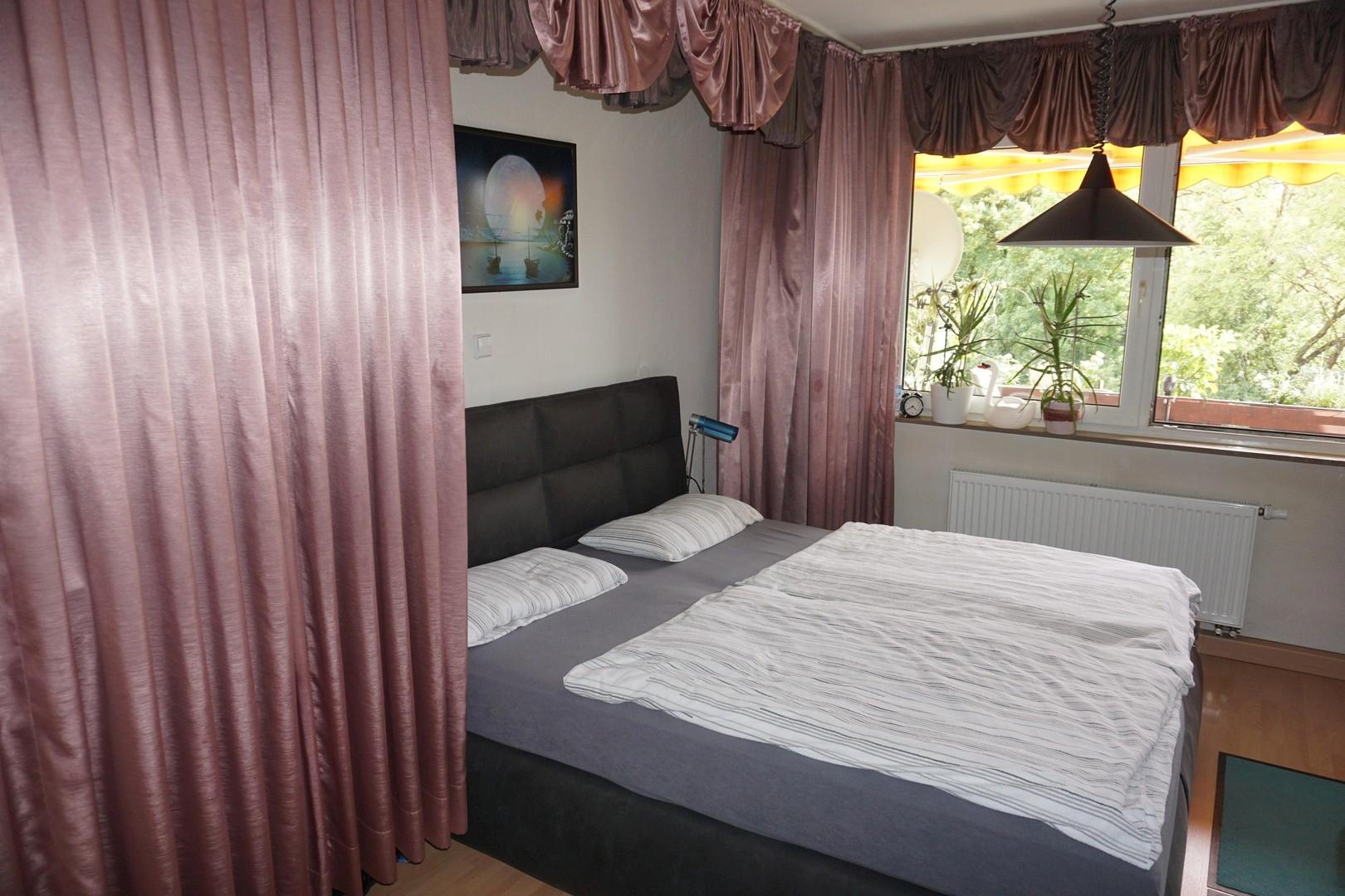 Schlafzimmer Bild 1