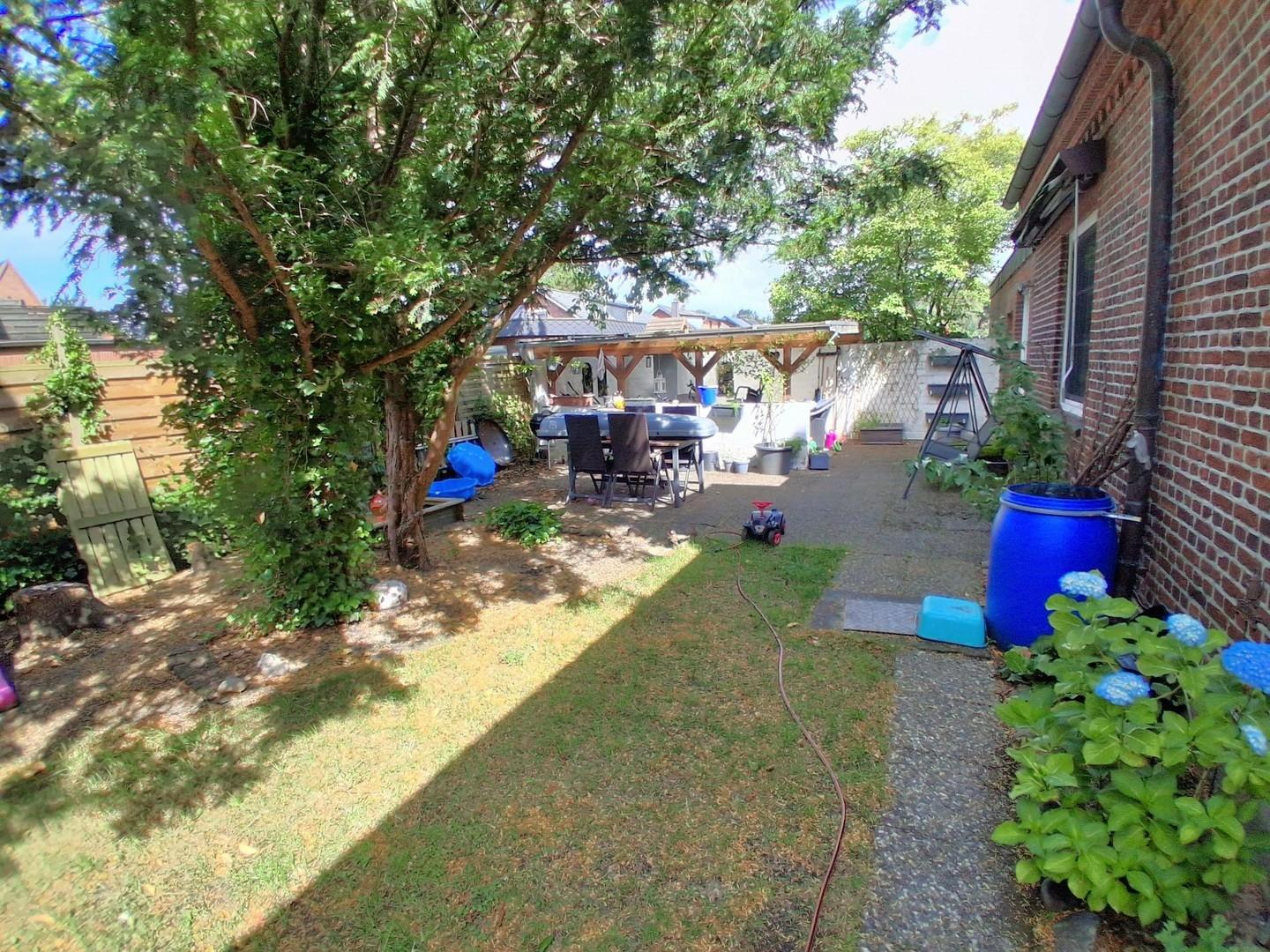 Garten mit Freisitz