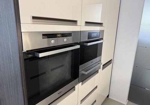 Backofen und Dampfgarer