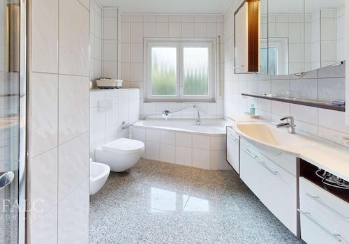 Badezimmer EG