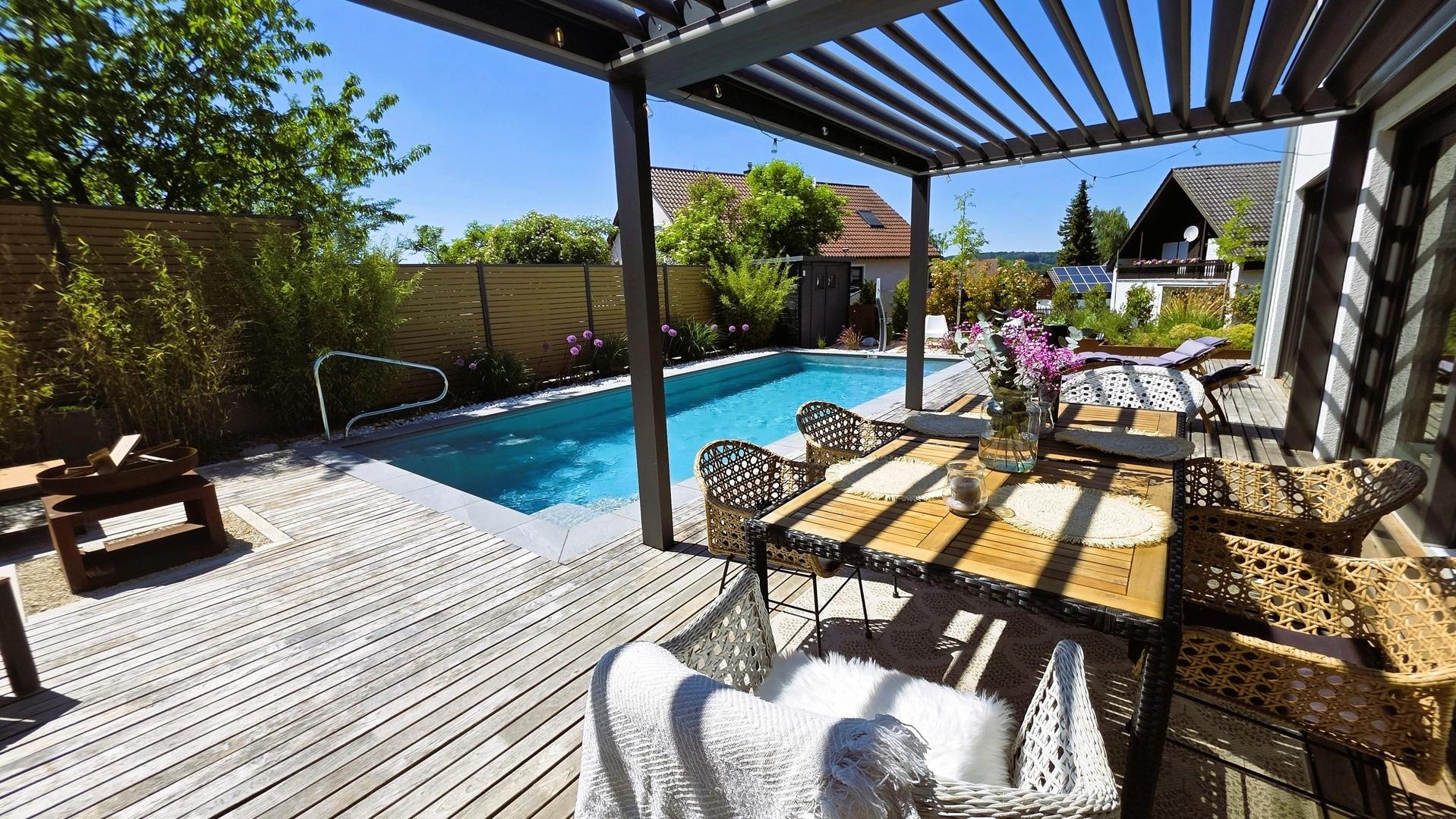 weitläufige Terrasse