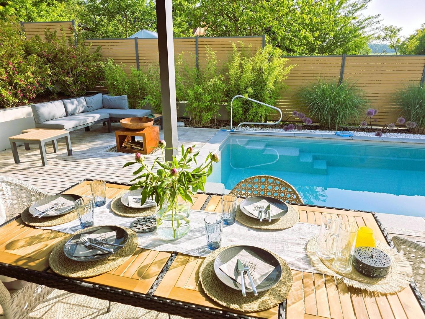 weitläufige Terrasse