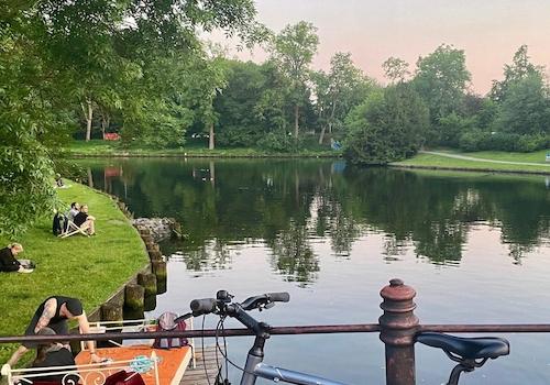 Sommerabend am Traveufer