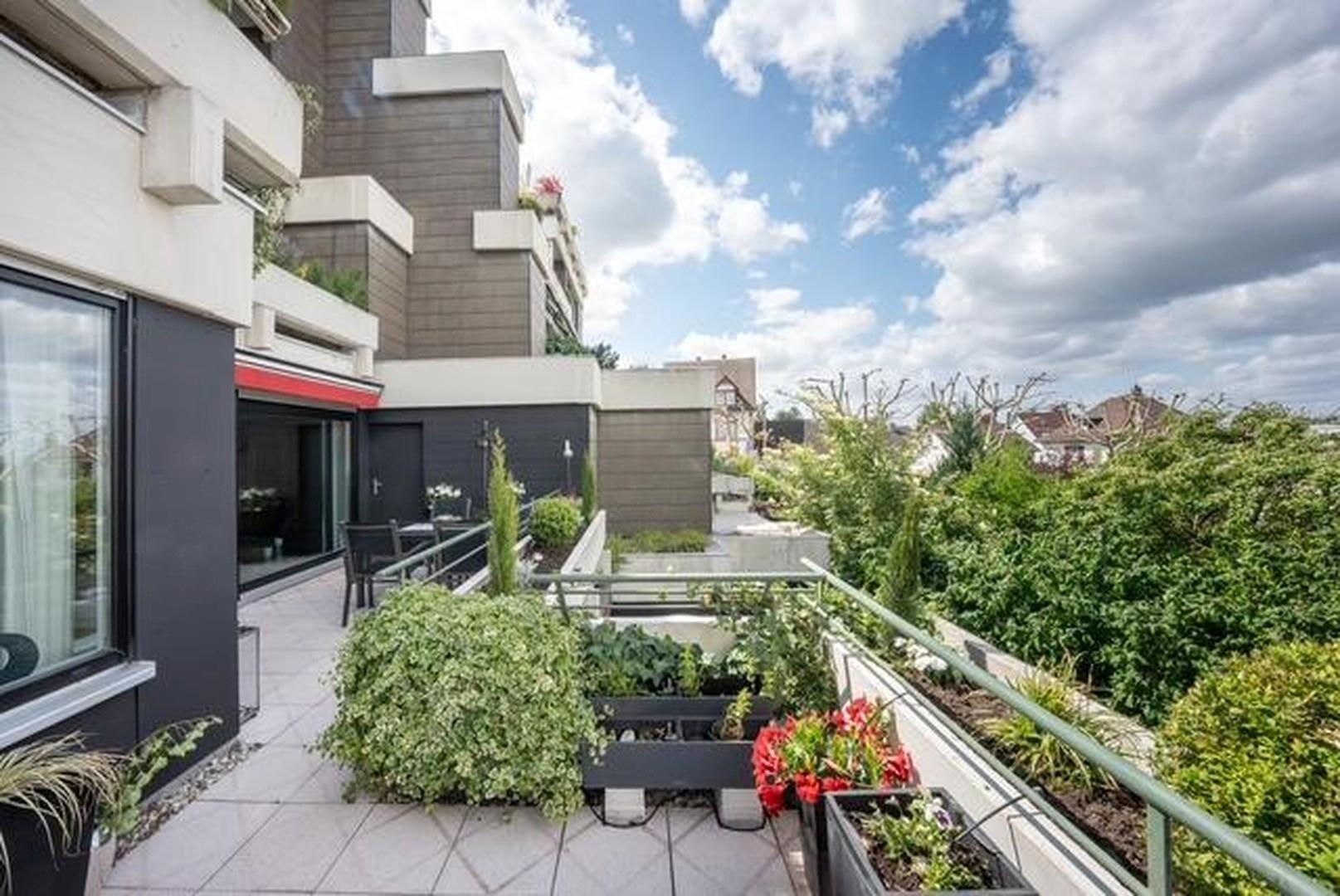 vordere Terrasse