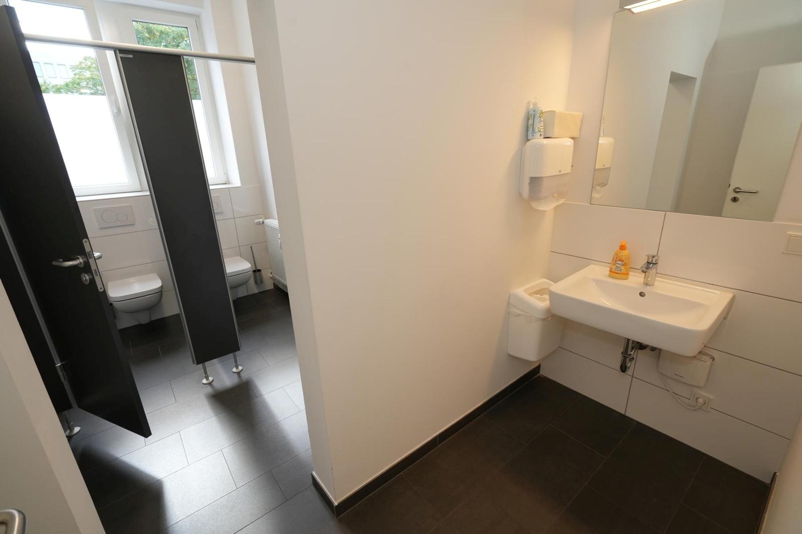 Mitarbeiter-WC 2