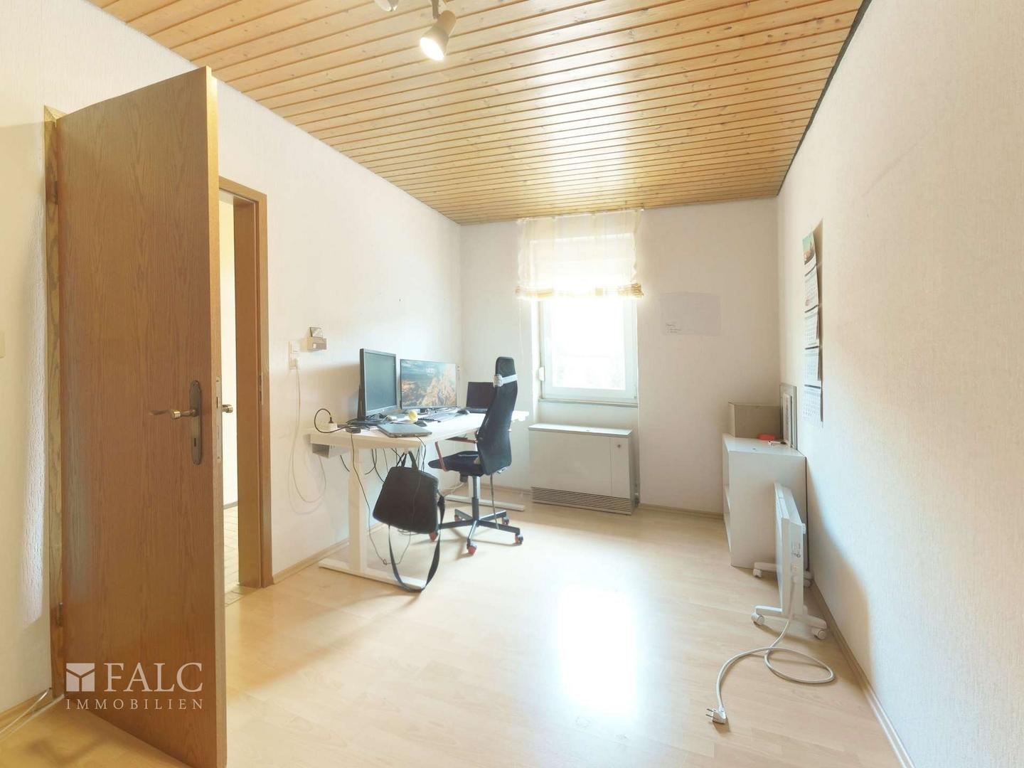 Büro EG