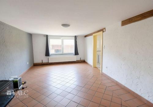 Schlafzimmer mit Zugang zum Bad