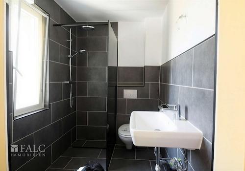 Neues Duschbad 1. OG