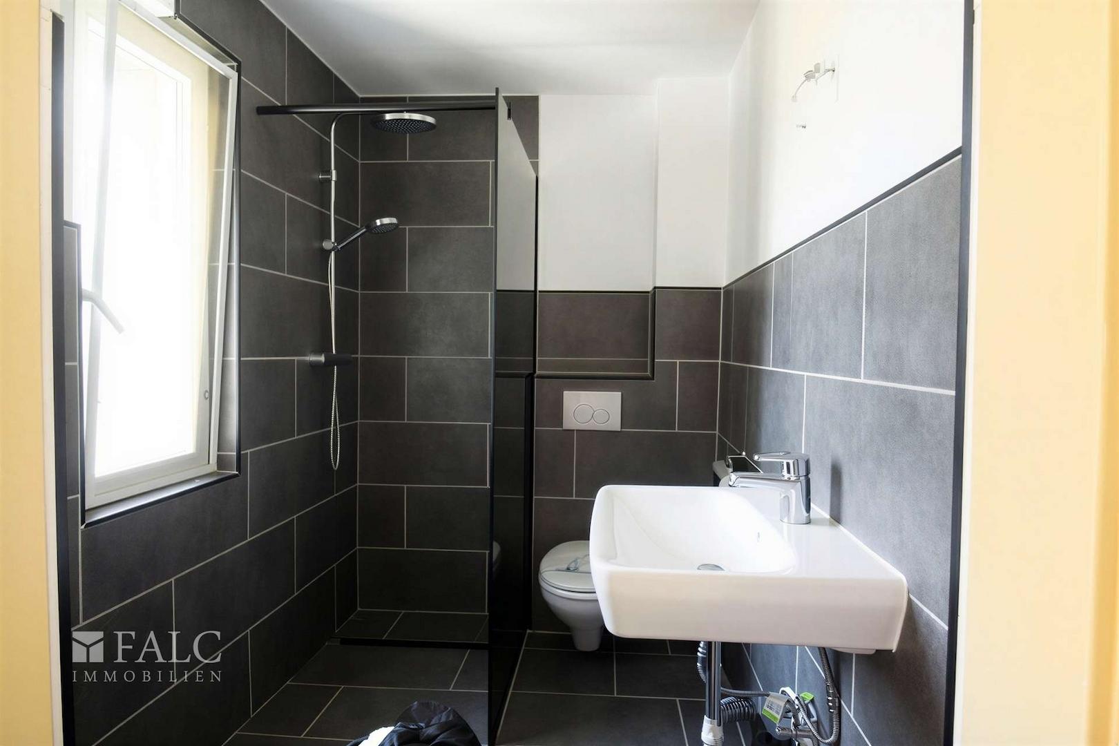 Neues Duschbad 1. OG