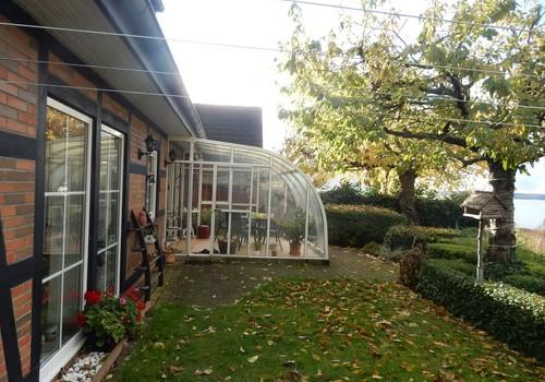 Terrasse mit Wintergarten