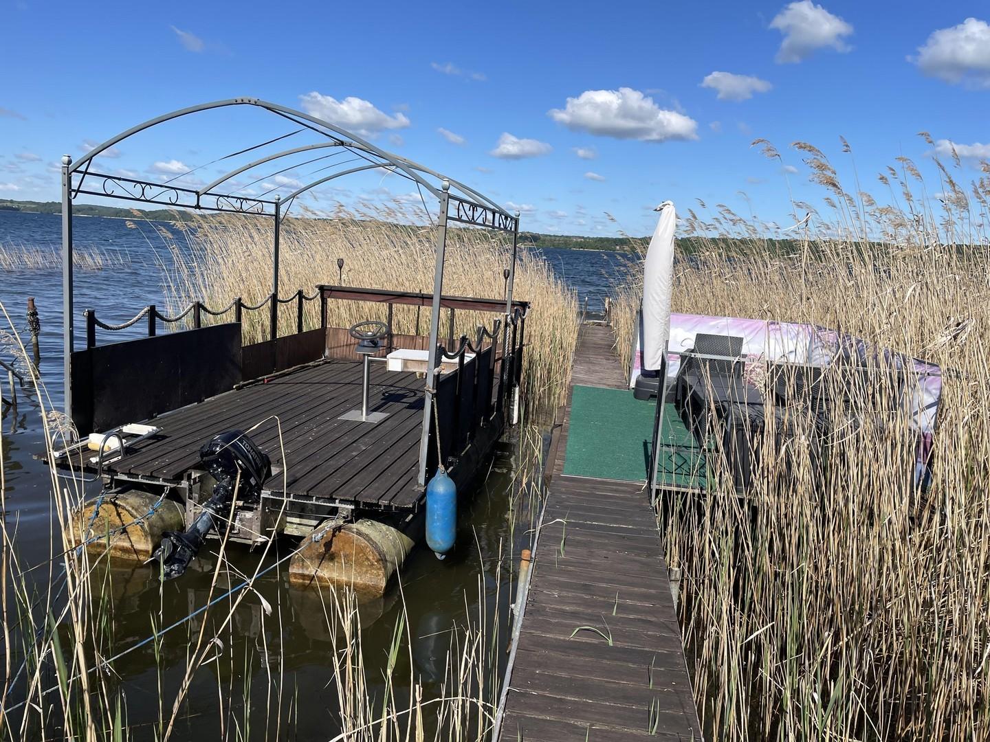 Ponton Floss mit Aussenbordmot