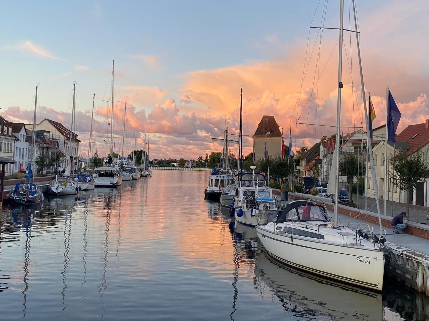 100 m zu diesem Hafen