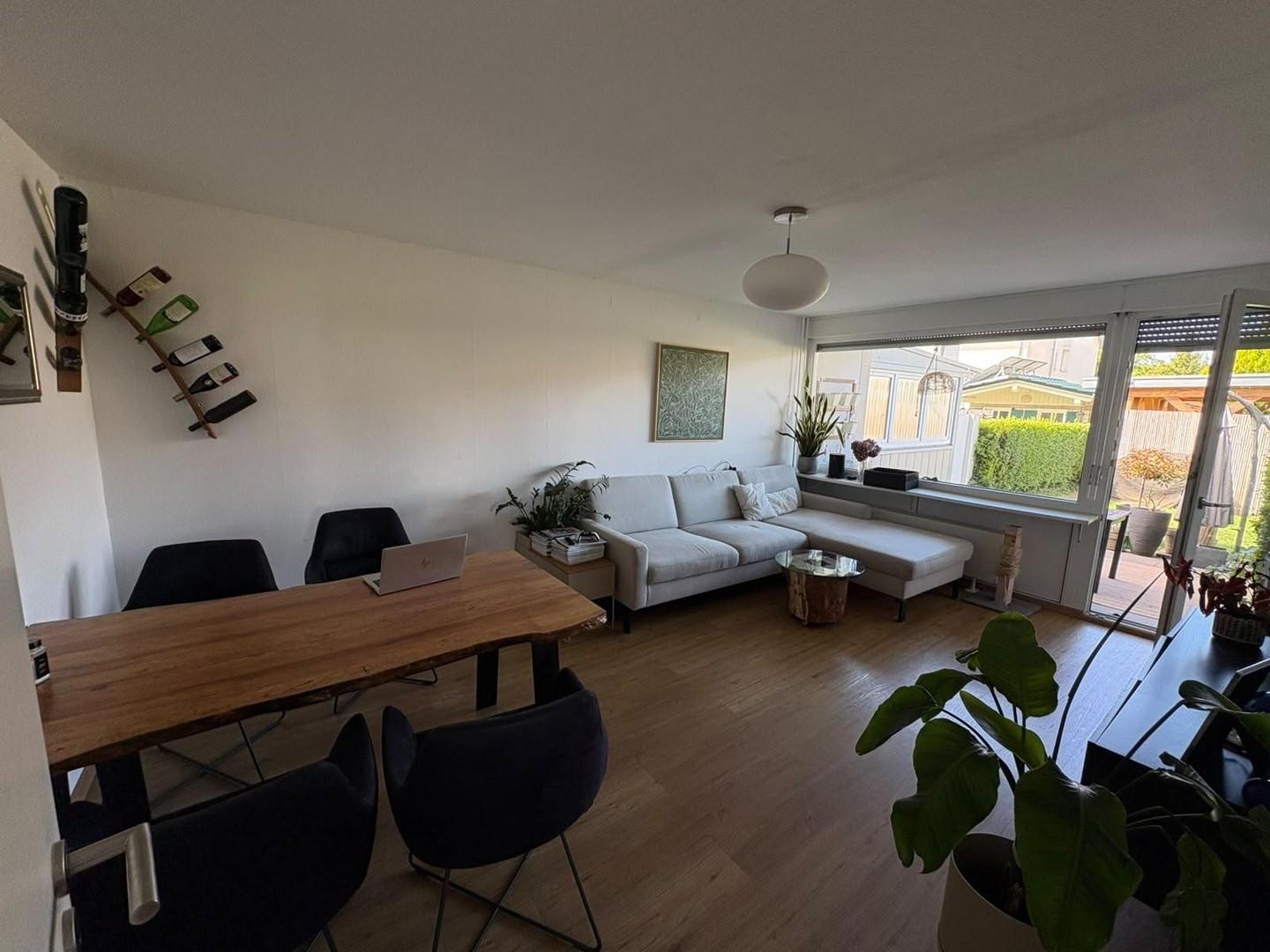 Wohnzimmer mit Essbereich