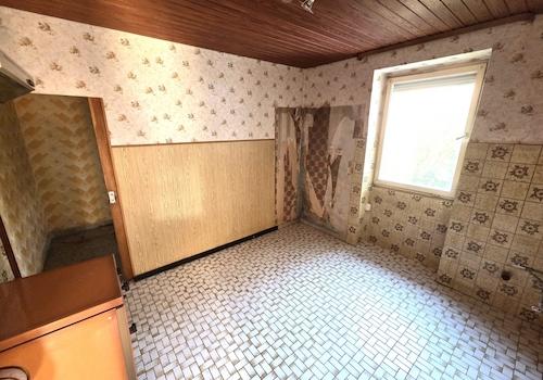 mit Speise-/ Vorratszimmer