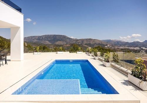 Pool mit Ausblick
