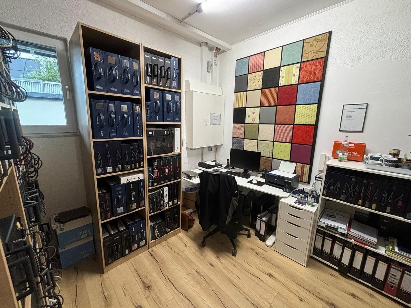 Büro in Werkstatt