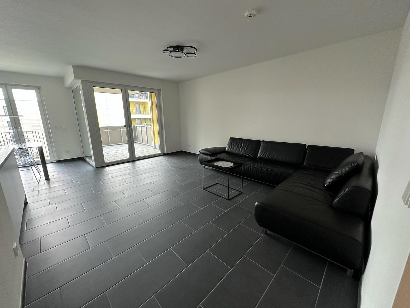 Wohnzimmer mit Ledercouch