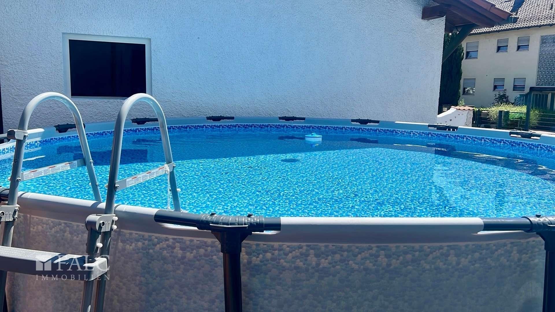 Neuer Pool inklusive