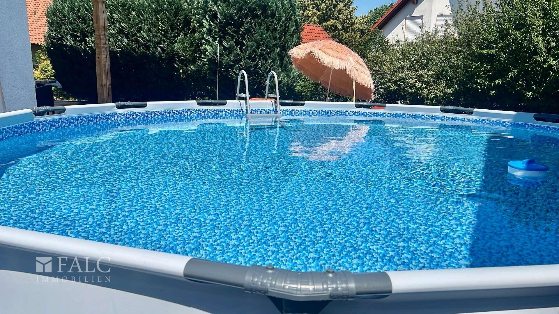 Neuer Pool inklusive