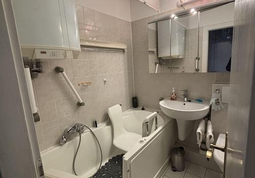 Barrierearme Badewanne