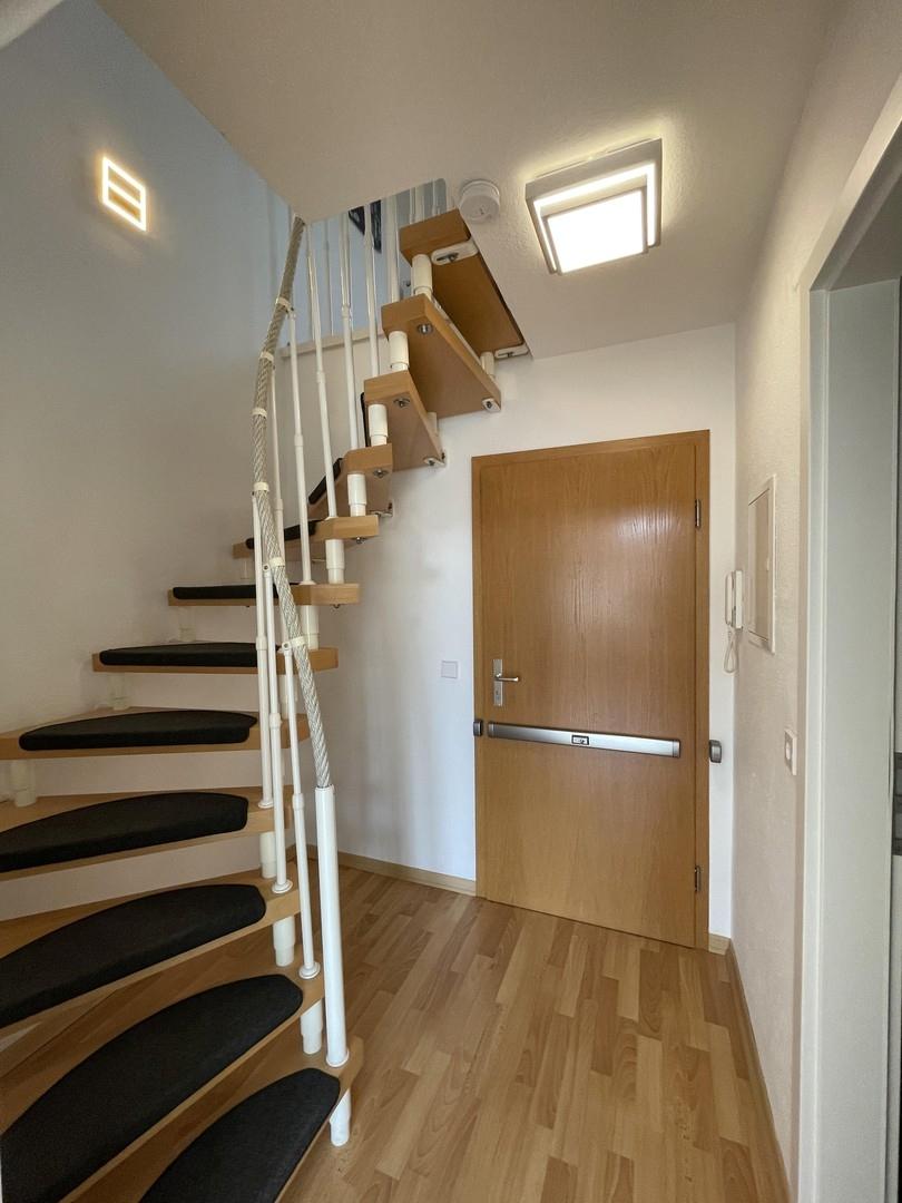 Treppe zur oberen Ebene