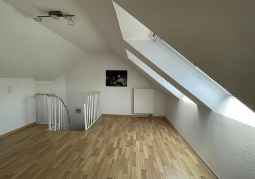 obere Ebene mit Büro / Gäste
