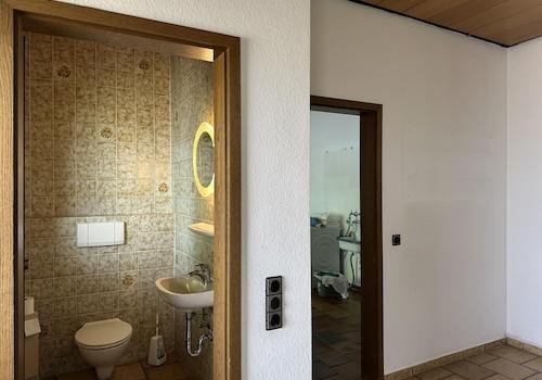 Gäste-WC im Eingangsbereich