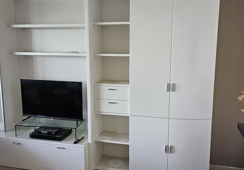 TV mit WohnzimmerSchrank