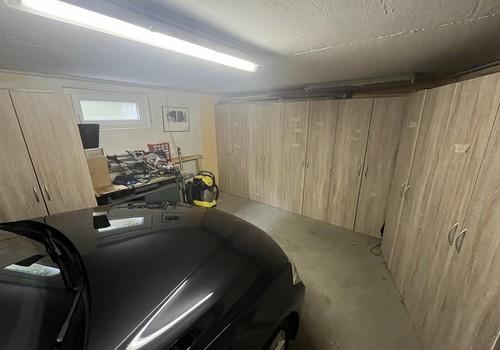groooße Garage