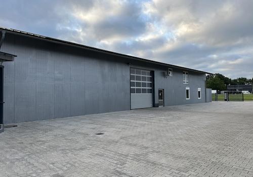 Halle 300 m²