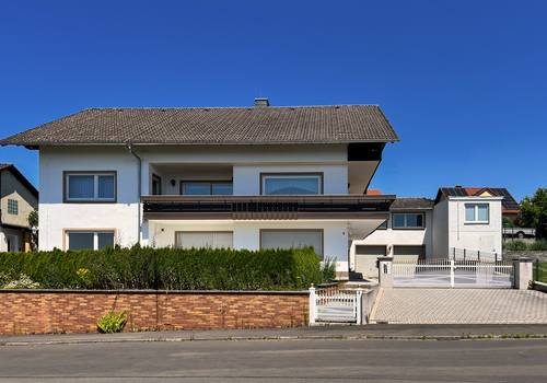 Vorderseite von Straße