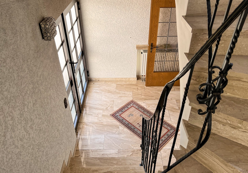 Treppenabgang zur Haustür
