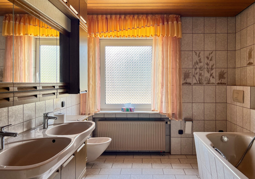 Badezimmer bei Schlafzimmer