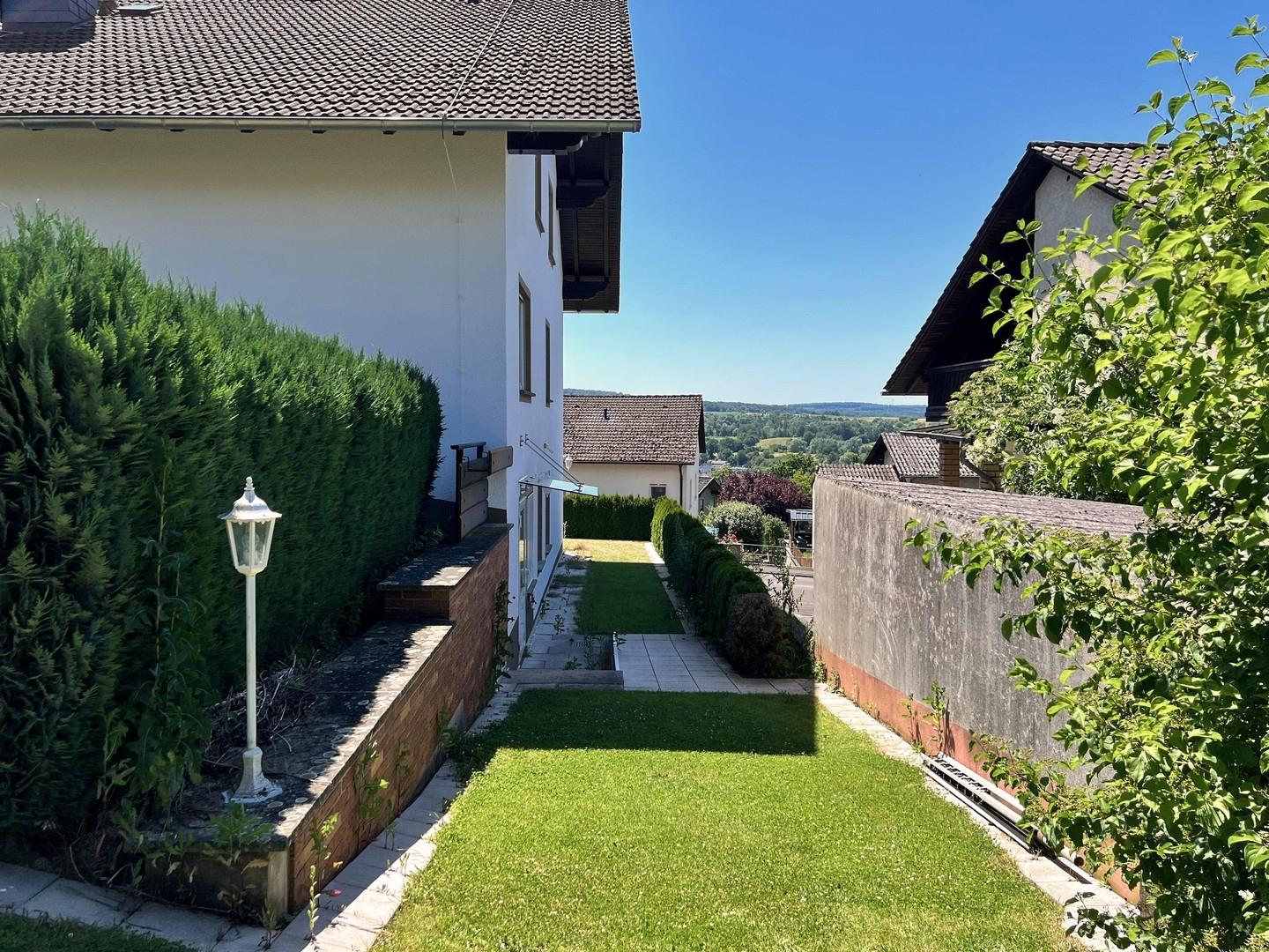Garten + Waschküchenausgang