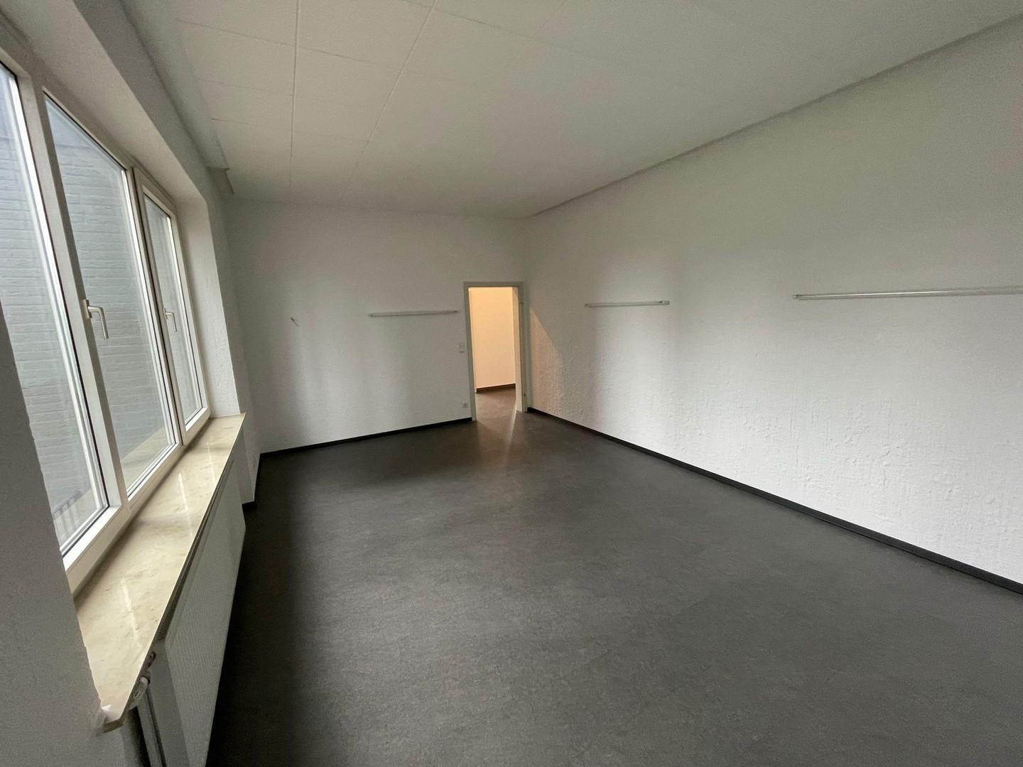 ca. 24 qm Raum im Erdgeschoss
