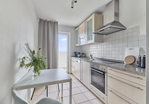 Küche und Balkon2
