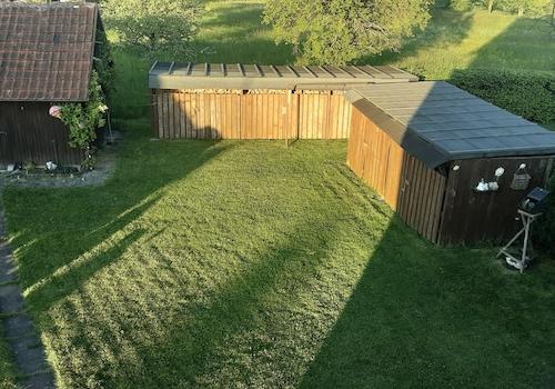 Garten rechts von der Remise