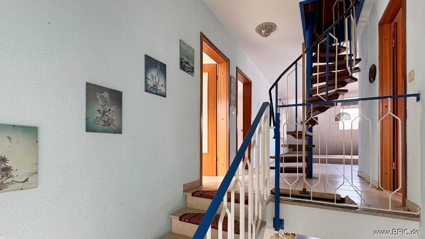 Treppe zum OG