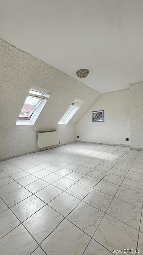 OG linkes Schlafzimmer