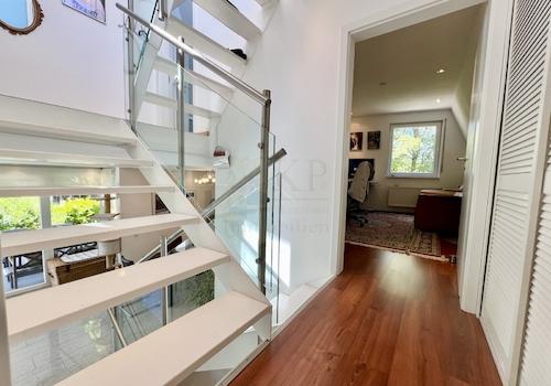 OFFENE TREPPE/ SPLIT LEVEL