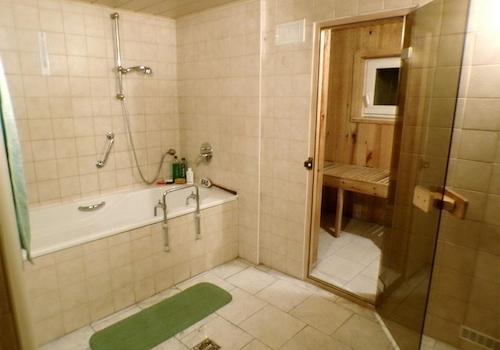 14_Bad_Wanne_Sauna