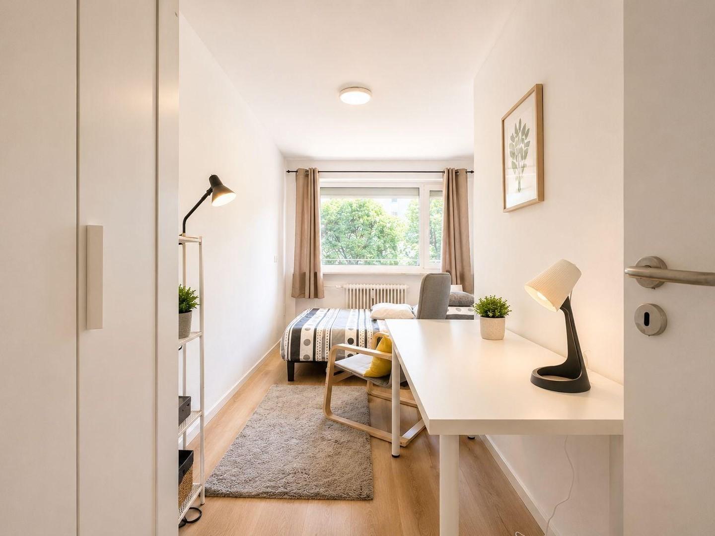 Zimmer links