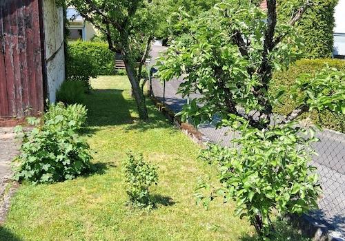 Gartenstück zur Nebenstraße