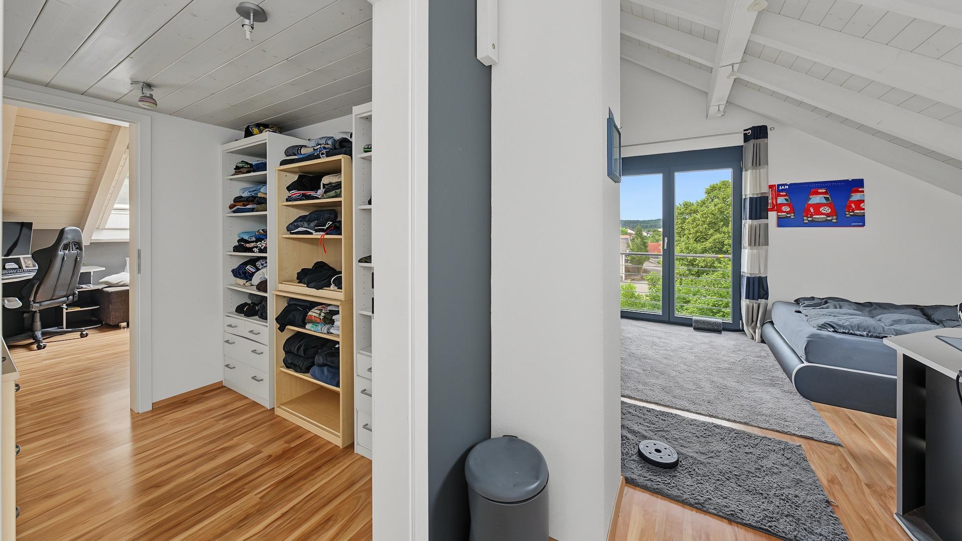 Begehbarer Kleiderschrank DG