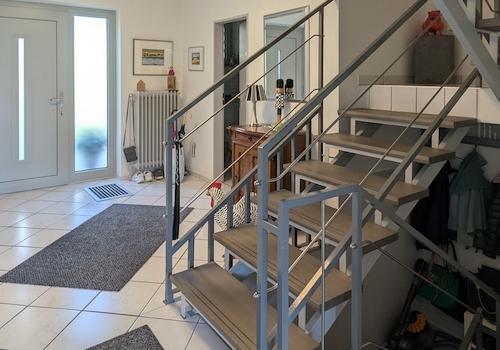 Eingangsdiele mit Treppenaufgang